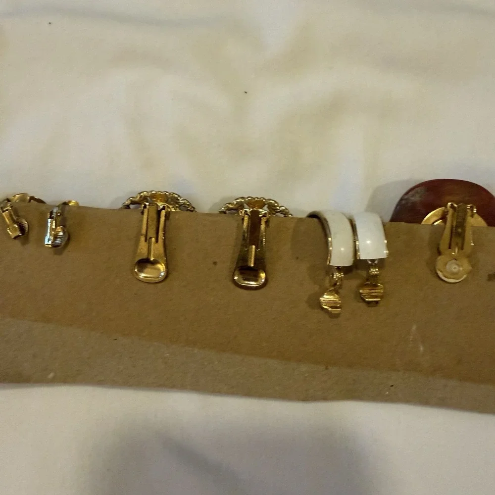 Lot of 5 Pairs Vintage‎ Clip On Earrings Floral Lucite Cabochon Enamel Retro